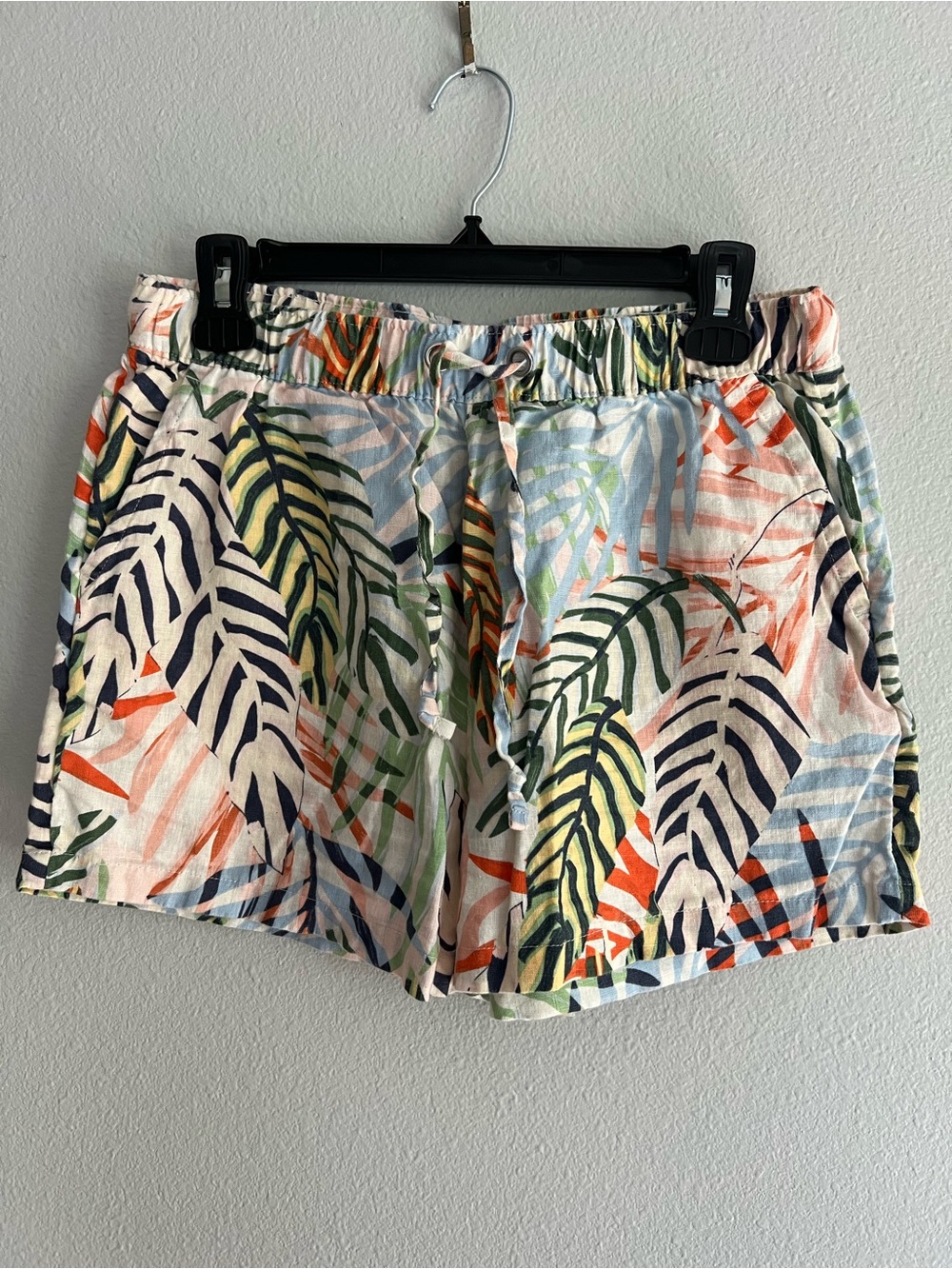 Tahari 100% Linen Palm Print Shorts, M